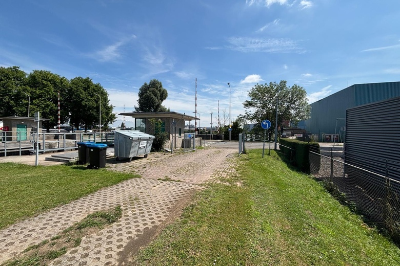 BedrijfsruimteaanFinsestraat 1<br/> inDeventer BedrijfsruimteaanFinsestraat 1<br/> inDeventer