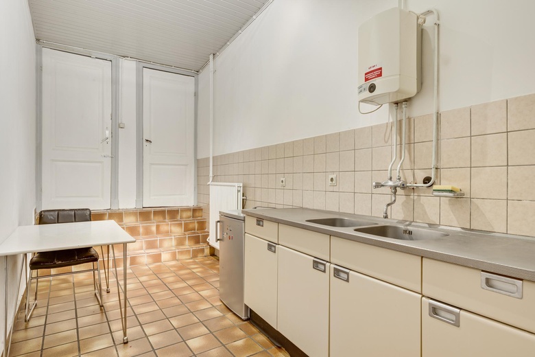 WinkelruimteaanVarkensmarkt 13<br/> inRoermond WinkelruimteaanVarkensmarkt 13<br/> inRoermond