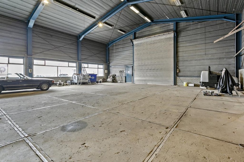 BedrijfsruimteaanAmbachtsstraat 11<br/> inPoortugaal