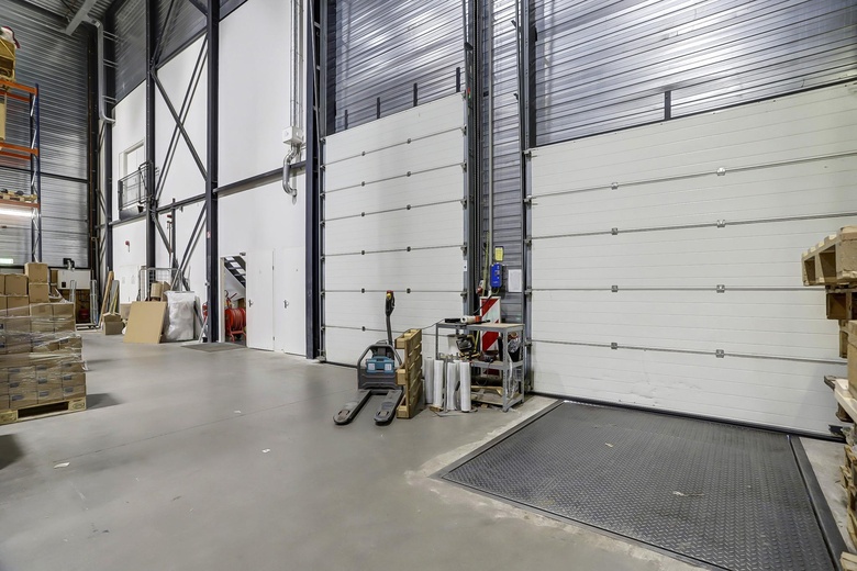 BedrijfsruimteaanAmbachtsstraat 75<br/> inWinterswijk BedrijfsruimteaanAmbachtsstraat 75<br/> inWinterswijk