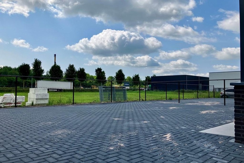 BedrijfsruimteaanLandauer 47<br/> inZeewolde BedrijfsruimteaanLandauer 47<br/> inZeewolde