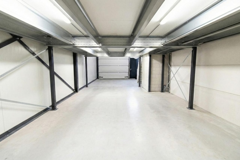 BedrijfsruimteaanIndustrieweg 4<br/> inZoetermeer