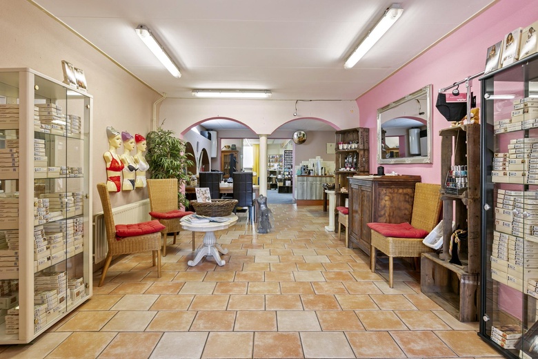 BedrijfsruimteaanHulsdonksestraat 103 a<br/> inRoosendaal BedrijfsruimteaanHulsdonksestraat 103 a<br/> inRoosendaal