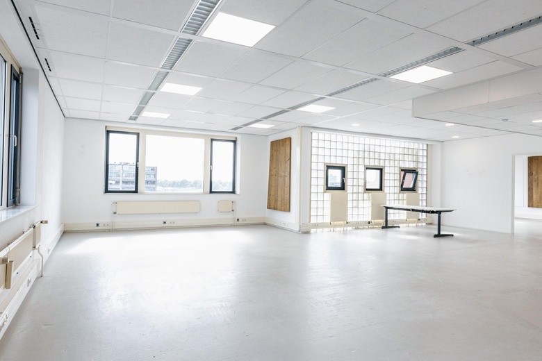 KantoorruimteaanHanzeplein 11 - 27 (unit 4.01/4.10) 0 ong<br/> inZwolle