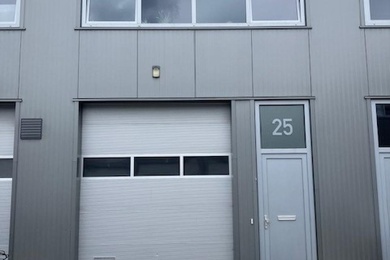 Bekijk foto 2 van Newtonstraat 25