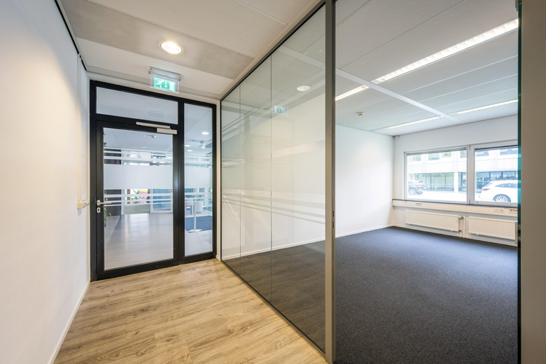 KantoorruimteaanStationsplein-ZW 981<br/> inSchiphol KantoorruimteaanStationsplein-ZW 981<br/> inSchiphol