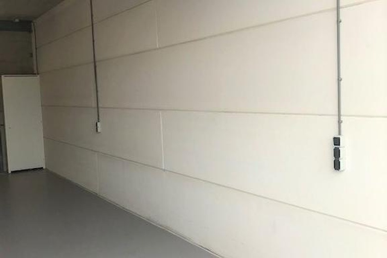 BedrijfsruimteaanVeerpolder 19 105<br/> inWarmond