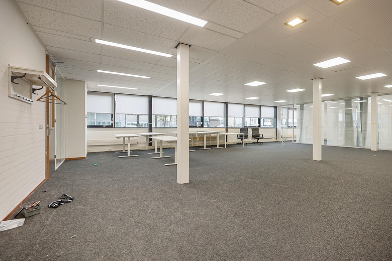 BedrijfsruimteaanParellaan 24<br/> inHoofddorp