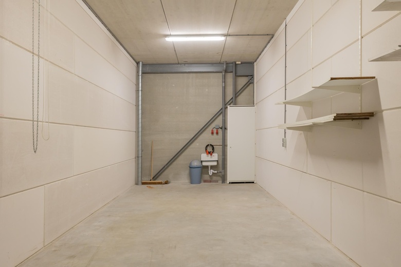 BedrijfsruimteaanVeerpolder 19 077<br/> inWarmond