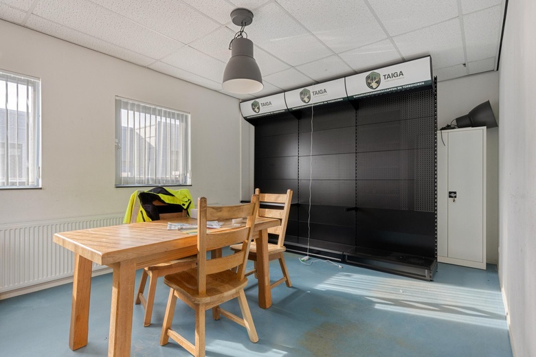 BedrijfsruimteaanDe Plaats 13<br/> inHendrik-Ido-Ambacht