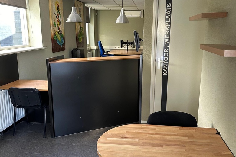 BedrijfsruimteaanHermansstraat 17<br/> inHoeven BedrijfsruimteaanHermansstraat 17<br/> inHoeven
