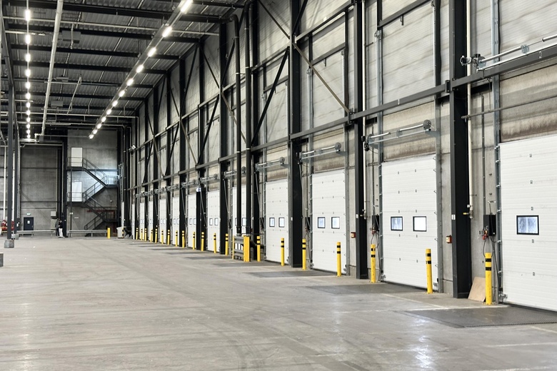 BedrijfsruimteaanKoerilenstraat 9<br/> inMaasvlakte Rotterdam