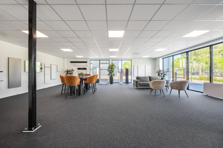 BedrijfsruimteaanDwarsvaartweg 6<br/> inLelystad BedrijfsruimteaanDwarsvaartweg 6<br/> inLelystad