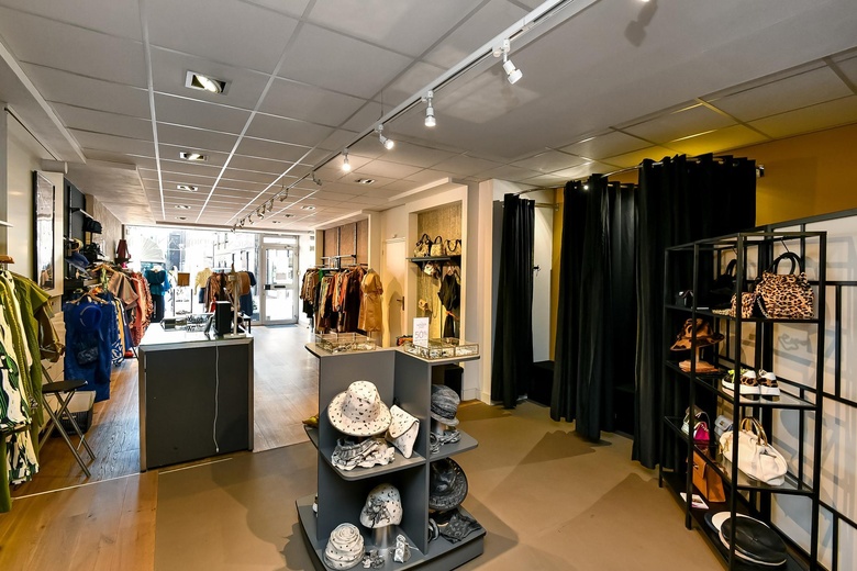 WinkelruimteaanBakkerstraat 53<br/> inArnhem WinkelruimteaanBakkerstraat 53<br/> inArnhem