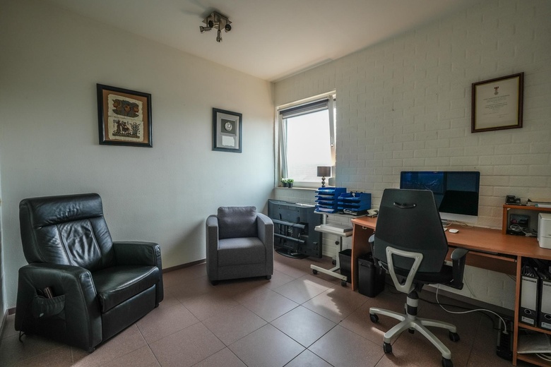 BedrijfsruimteaanDommelstraat 30<br/> inOss BedrijfsruimteaanDommelstraat 30<br/> inOss