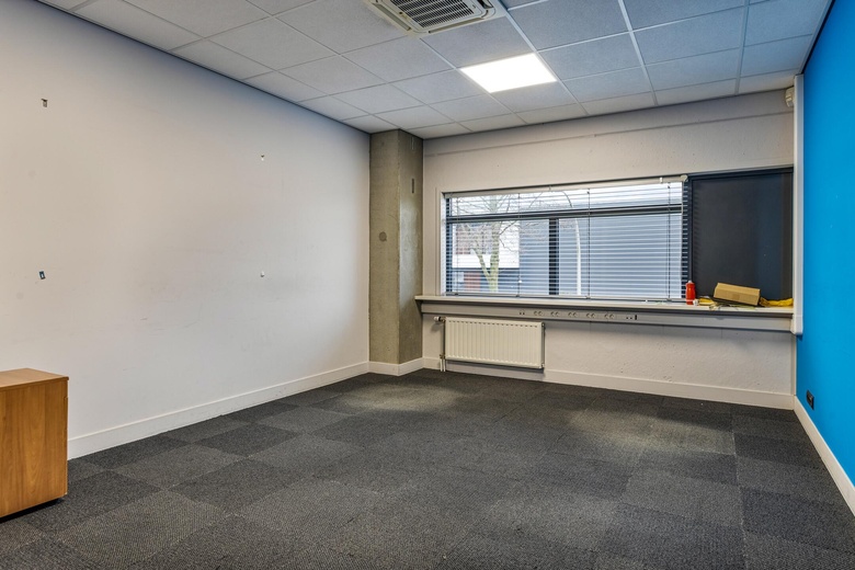 BedrijfsruimteaanLooier 16<br/> inNieuwkuijk