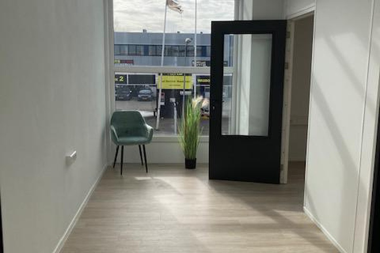 KantoorruimteaanEditiestraat 31<br/> inAlmere KantoorruimteaanEditiestraat 31<br/> inAlmere