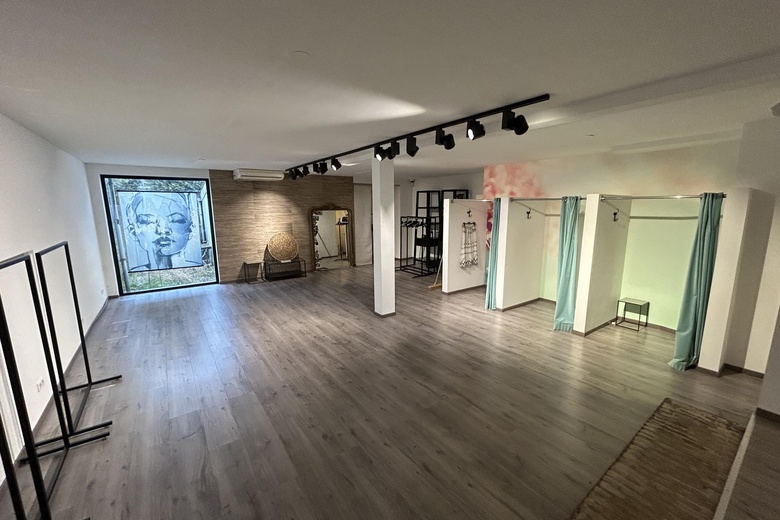 WinkelruimteaanEmmaplein 12<br/> inBilthoven WinkelruimteaanEmmaplein 12<br/> inBilthoven