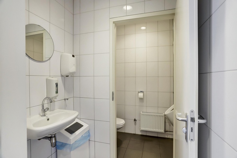 BedrijfsruimteaanAmbachtsstraat 75<br/> inWinterswijk BedrijfsruimteaanAmbachtsstraat 75<br/> inWinterswijk