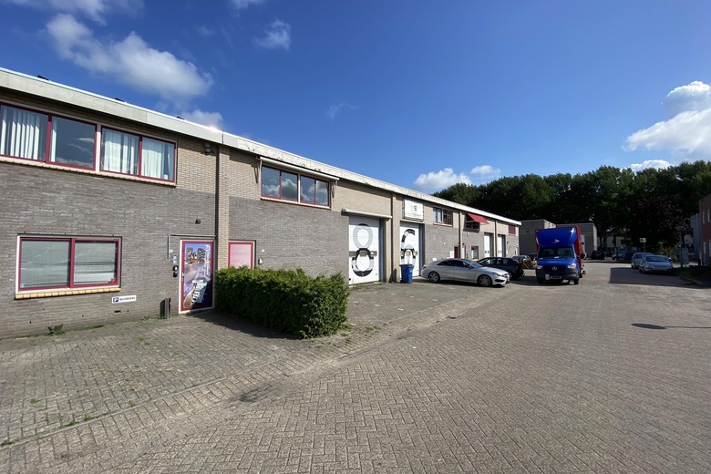 BedrijfsruimteaanJosephine Bakerstraat 8<br/> inAlmere BedrijfsruimteaanJosephine Bakerstraat 8<br/> inAlmere