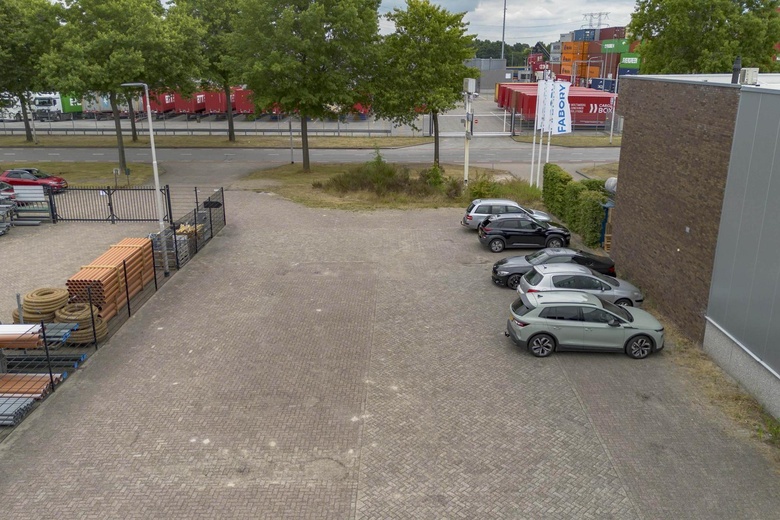 BedrijfsruimteaanJules Verneweg 96 a<br/> inTilburg BedrijfsruimteaanJules Verneweg 96 a<br/> inTilburg