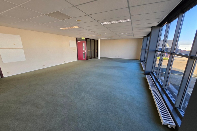BedrijfsruimteaanNijverheidstraat 2<br/> inMoerkapelle BedrijfsruimteaanNijverheidstraat 2<br/> inMoerkapelle