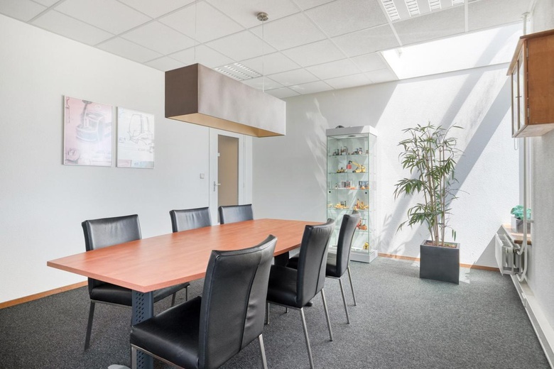 BedrijfsruimteaanNijverheidsstraat 8<br/> in's-Heer-Hendrikskinderen BedrijfsruimteaanNijverheidsstraat 8<br/> in's-Heer-Hendrikskinderen