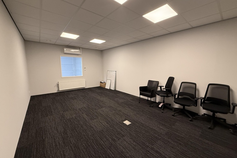 BedrijfsruimteaanOosterparkweg 35 f<br/> inRidderkerk