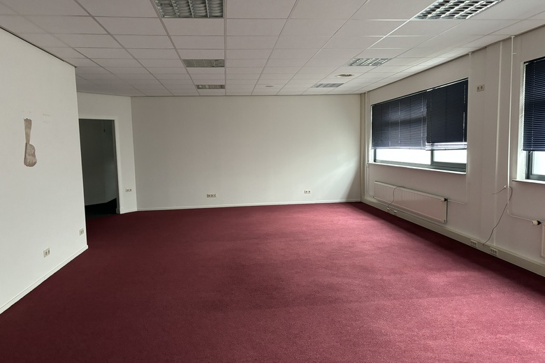 KantoorruimteaanLoopkantstraat 23 I<br/> inUden KantoorruimteaanLoopkantstraat 23 I<br/> inUden