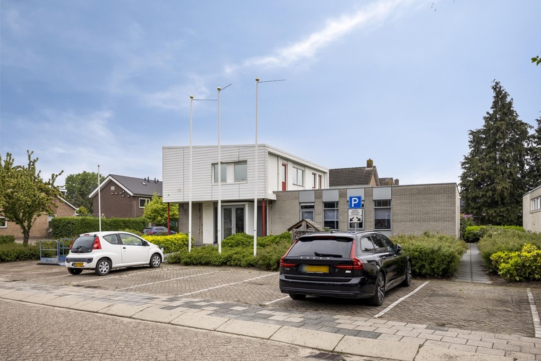 BedrijfsruimteaanLijsterbesstraat 1<br/> inLutten