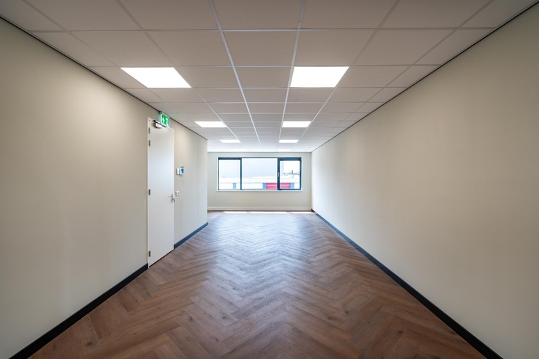 BedrijfsruimteaanEemmeerlaan 2 M<br/> inWeesp