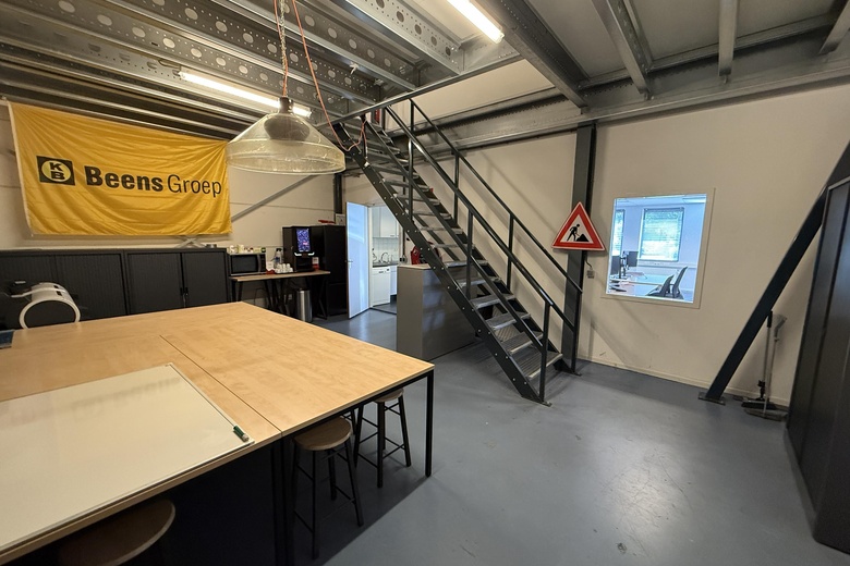 BedrijfsruimteaanOosterparkweg 35 f<br/> inRidderkerk