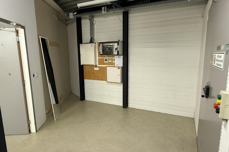 WinkelruimteaanMoriaanseweg Oost 76 b<br/> inHellevoetsluis WinkelruimteaanMoriaanseweg Oost 76 b<br/> inHellevoetsluis