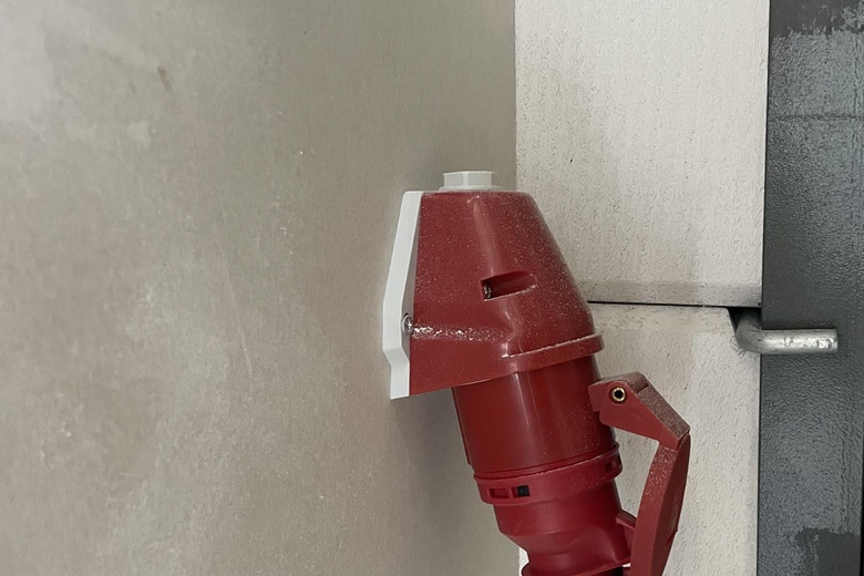 BedrijfsruimteaanOranjelaan 42<br/> inBeek en Donk