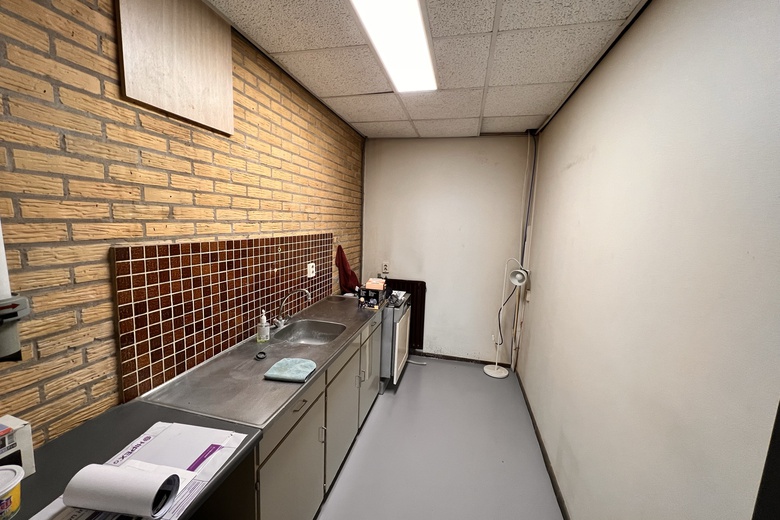 KantoorruimteaanSluisweg 11 a<br/> inLemmer KantoorruimteaanSluisweg 11 a<br/> inLemmer