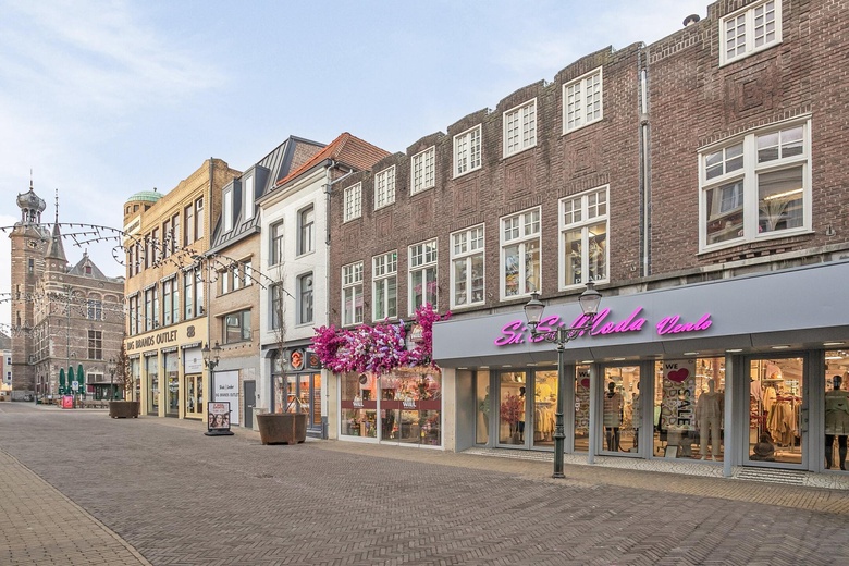 Bekijk foto 1 van Lomstraat 9 Bekijk foto 1 van Lomstraat 9