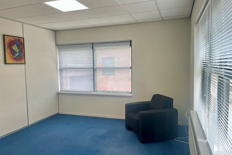 KantoorruimteaanLuzernestraat 20<br/> inNieuw-Vennep