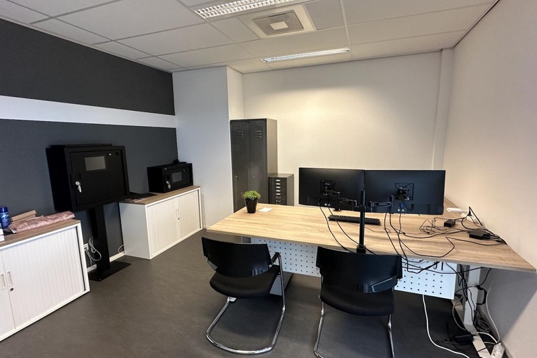 BedrijfsruimteaanLeeuwenhoekstraat 1<br/> inBerkel-Enschot BedrijfsruimteaanLeeuwenhoekstraat 1<br/> inBerkel-Enschot