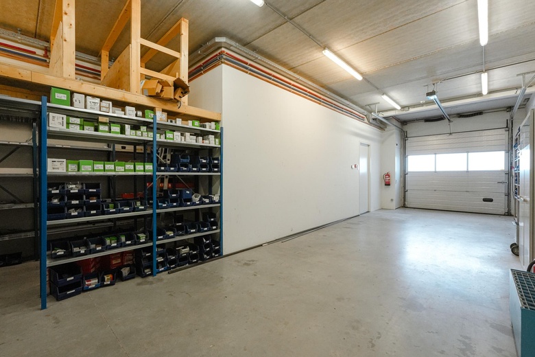 BedrijfsruimteaanSaksenweg 42 F<br/> inOss BedrijfsruimteaanSaksenweg 42 F<br/> inOss