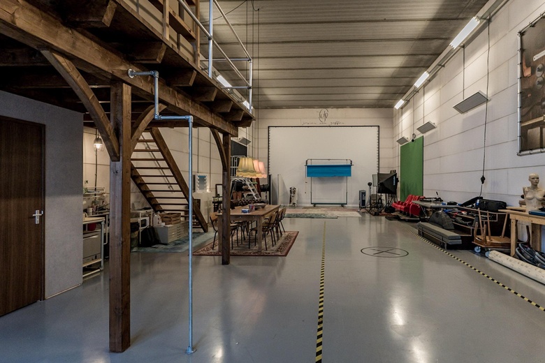 BedrijfsruimteaanMommesstraat 8<br/> inSevenum