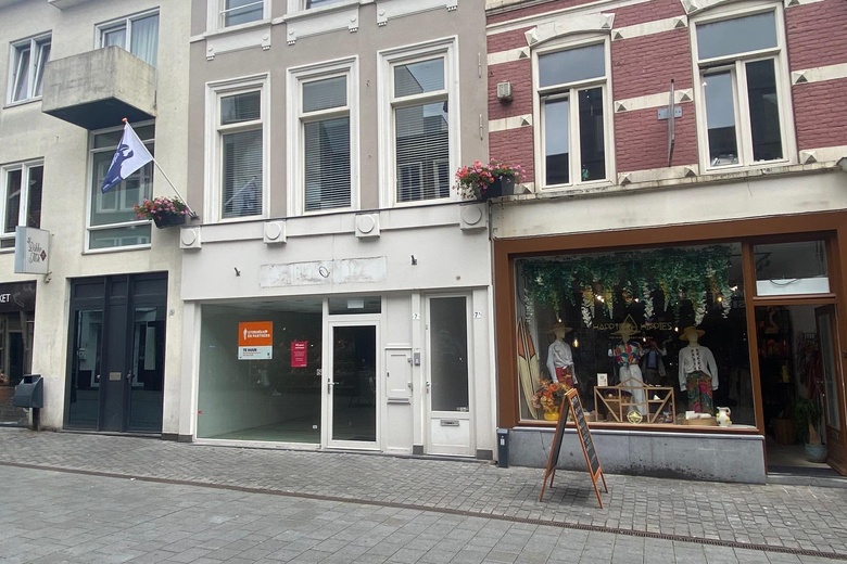 Bekijk foto 1 van Halstraat 7 Bekijk foto 1 van Halstraat 7