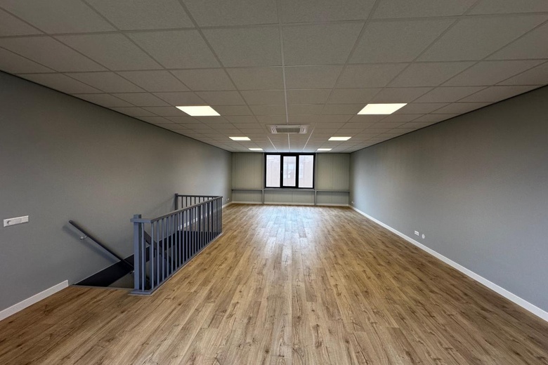 BedrijfsruimteaanVan der Waalsstraat 44<br/> inZoetermeer