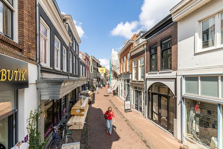 WinkelruimteaanHoogstraat 54<br/> inSchiedam WinkelruimteaanHoogstraat 54<br/> inSchiedam