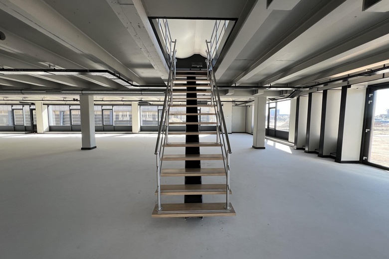 BedrijfsruimteaanLindtsedijk 14 C<br/> inZwijndrecht