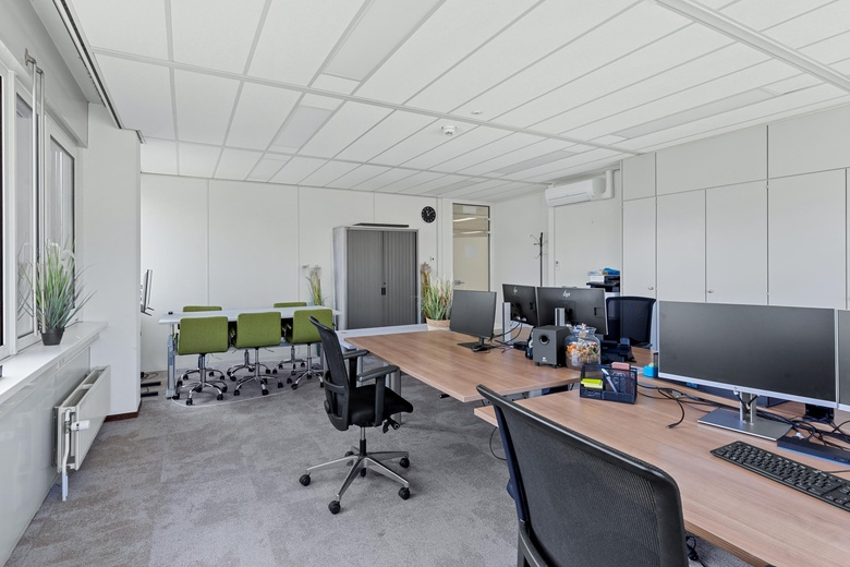 KantoorruimteaanCurieweg 5<br/> inSpijkenisse KantoorruimteaanCurieweg 5<br/> inSpijkenisse