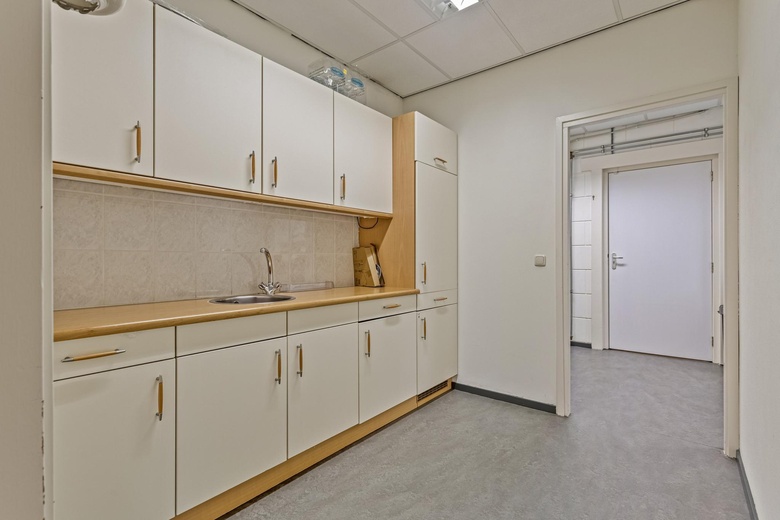 BedrijfsruimteaanTieleman en Drosweg 17<br/> inLeiden