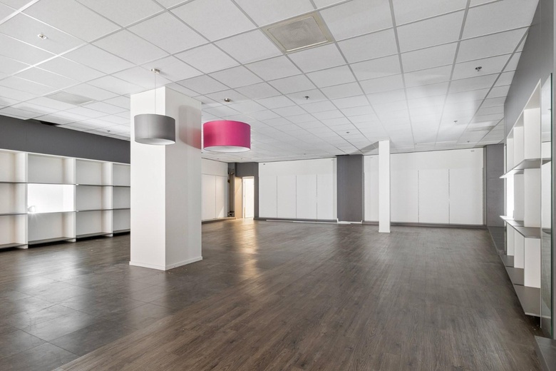 WinkelruimteaanRoersingelpassage 14<br/> inRoermond WinkelruimteaanRoersingelpassage 14<br/> inRoermond