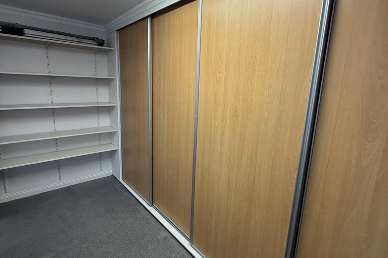 BedrijfsruimteaanEinsteinstraat 2<br/> inHillegom