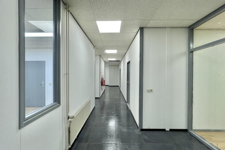 KantoorruimteaanRevisieweg 18<br/> inEmmeloord KantoorruimteaanRevisieweg 18<br/> inEmmeloord