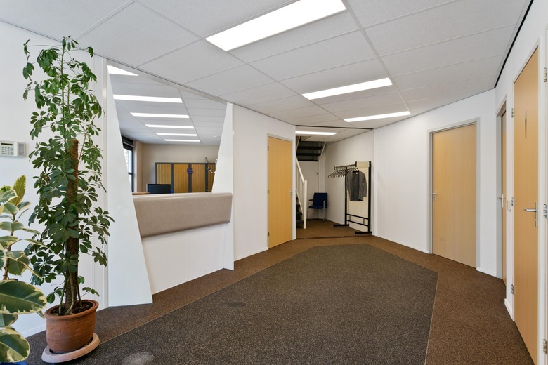 KantoorruimteaanVluchtoord 24<br/> inUden